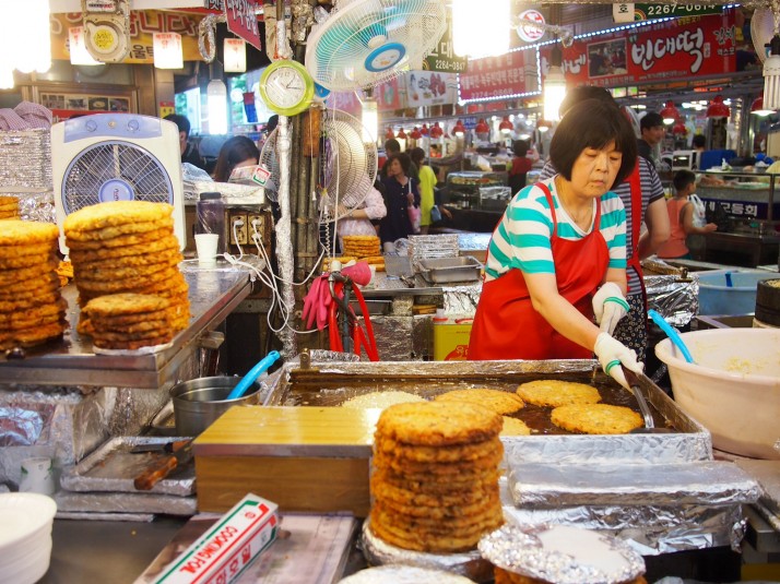 Mung bean pancake stall