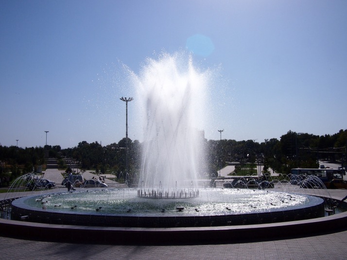 Registan Street fountain
