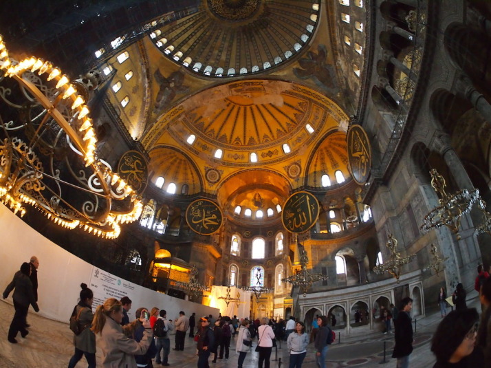 Wow. Standing in the nave is to be dwarfed by the sheer scale of the space and mighty 31.24 diameter dome whose crown is 56 metres from the floor - that's a 15 storey building!