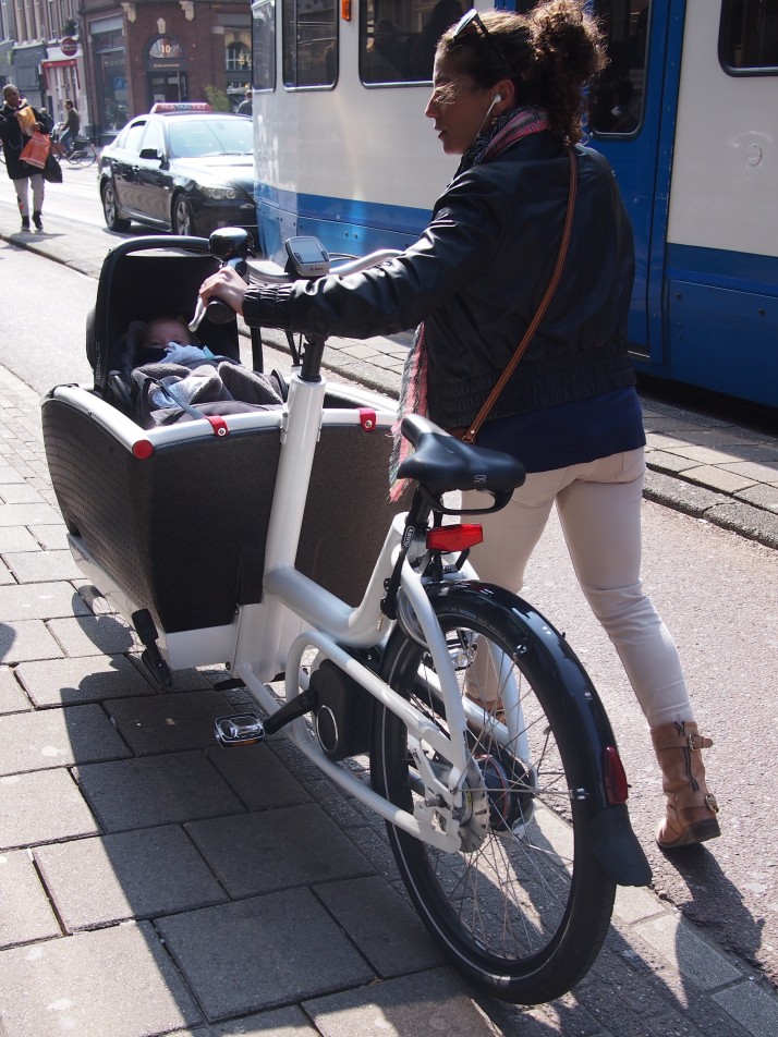 Baby in bakfiets